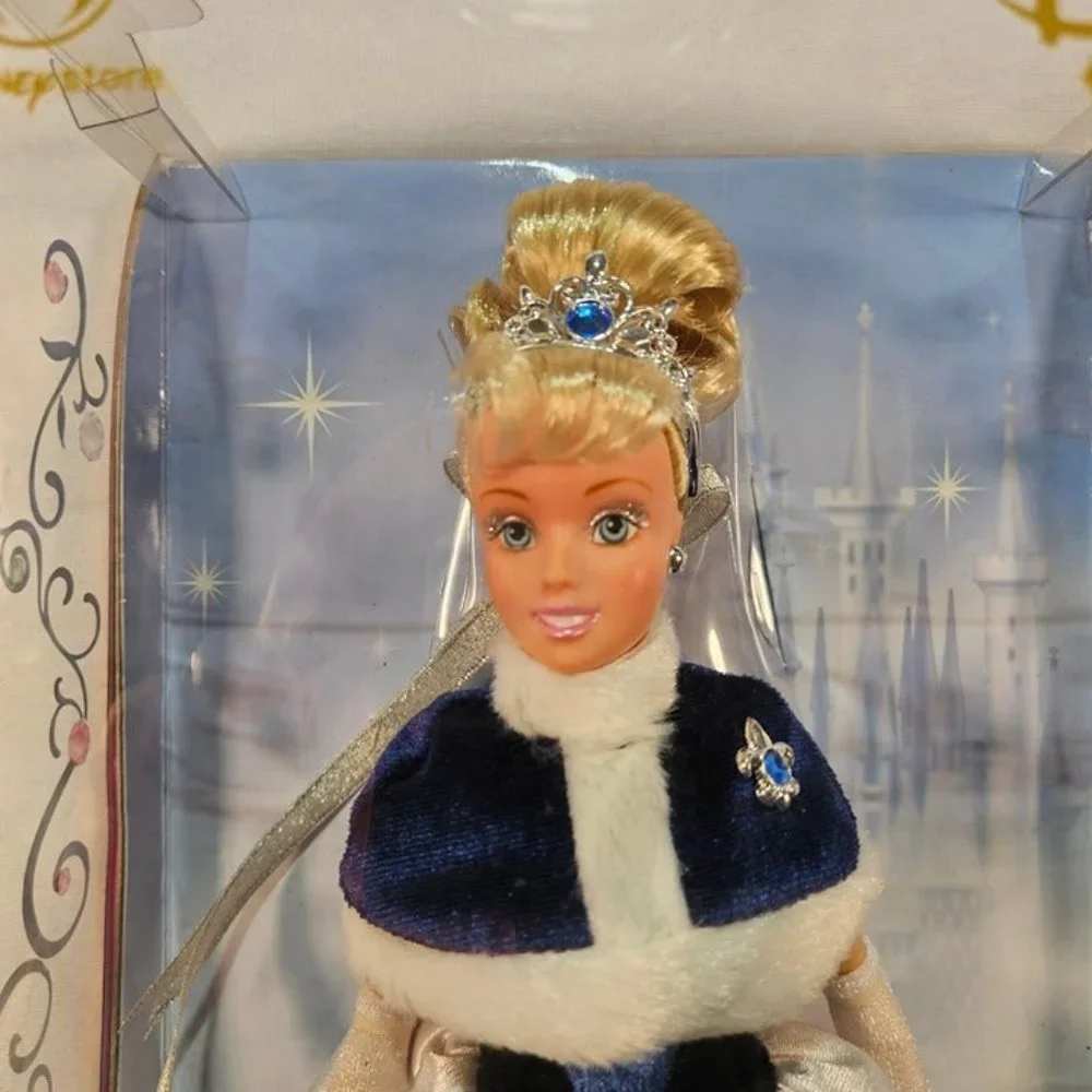 Disney Cinderella Royal Collection‎ Christmas Doll Princess - NIB